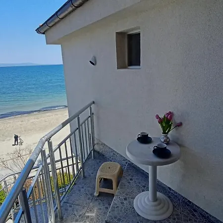 Nikolovi Apartment Pomorie